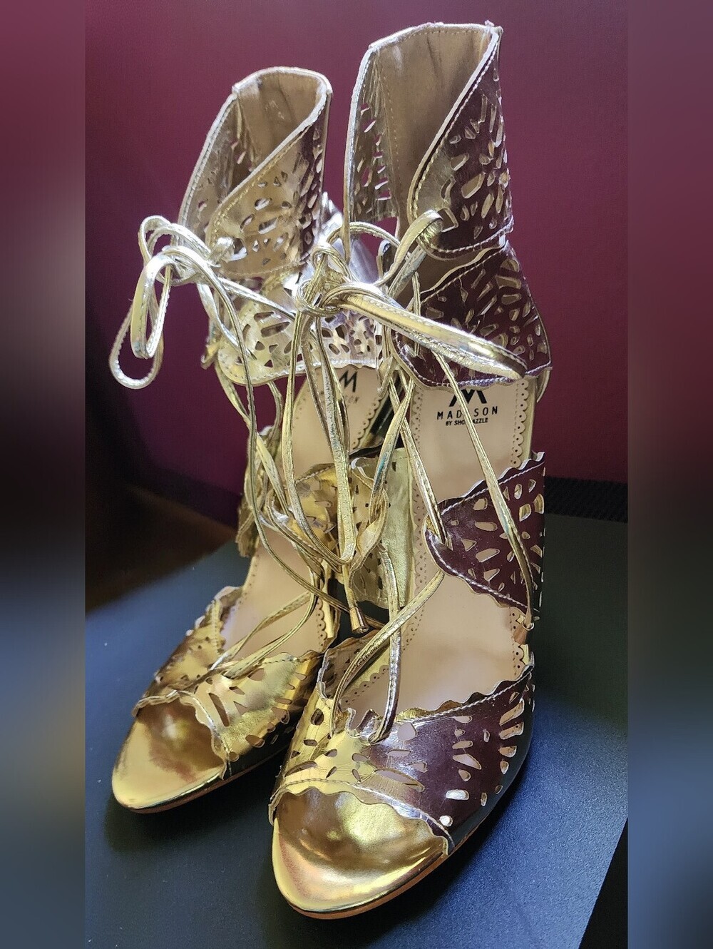 Madison By Shoedazzle Gold Women's Lazer Cut Design 3" Heels Lace-up Sz 7.5